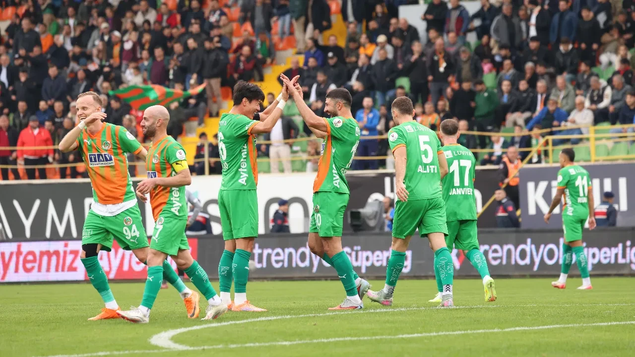 Alanyaspor Fatih Karagümrük maç sonucu kaç kaç? Seri 4 maça çıktı