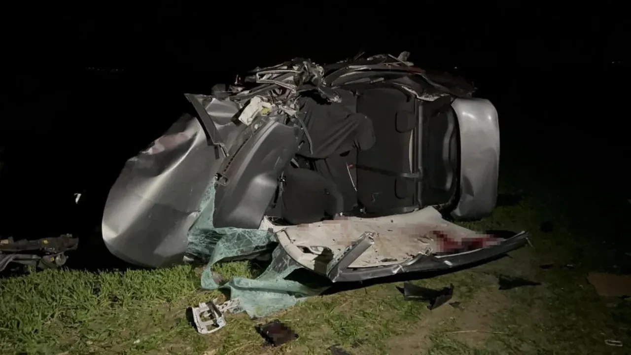 Çanakkale'de 5 kişinin yittiği ters yön kazasında Neslihan öğretmen detayı yürek yaktı! 8 yıl sonra annesiyle aynı kaderi paylaştı 