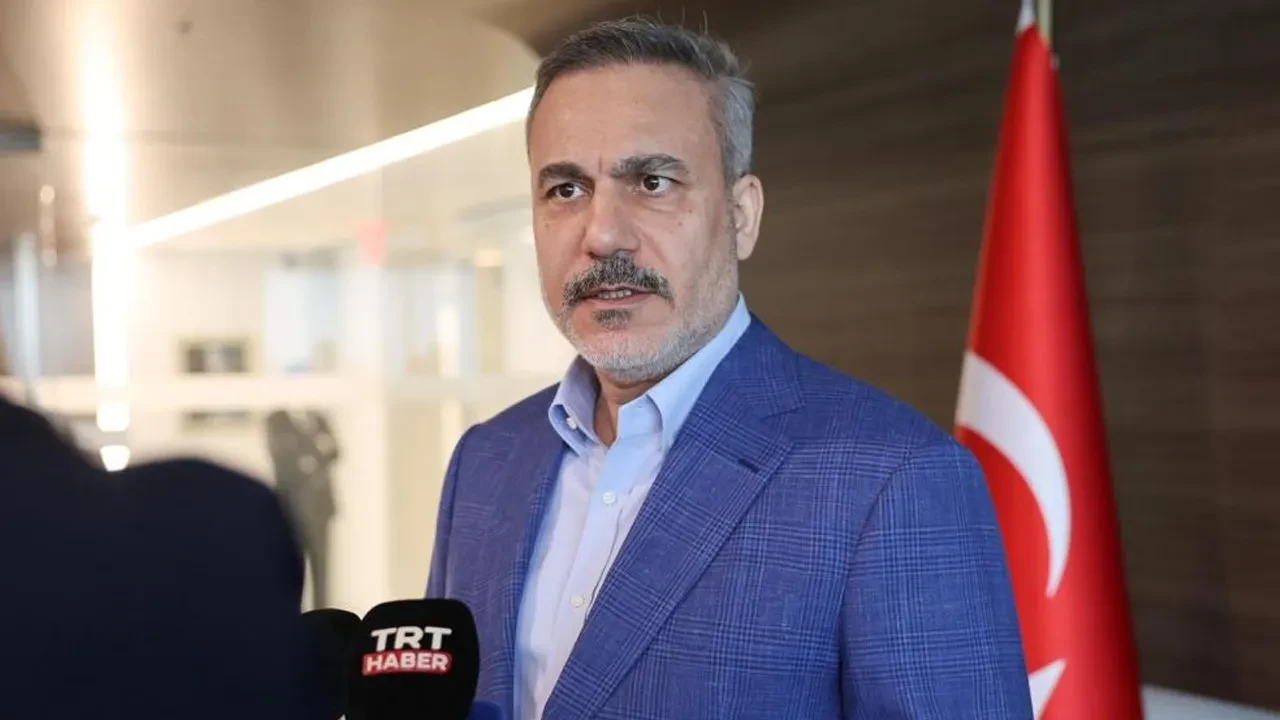 Hakan Fidan ABD'deki Gazze zirvesine katıldı: İsrail'in ihlalleri ateşkeste 2. aşamaya geçişte risk oluşturuyor
