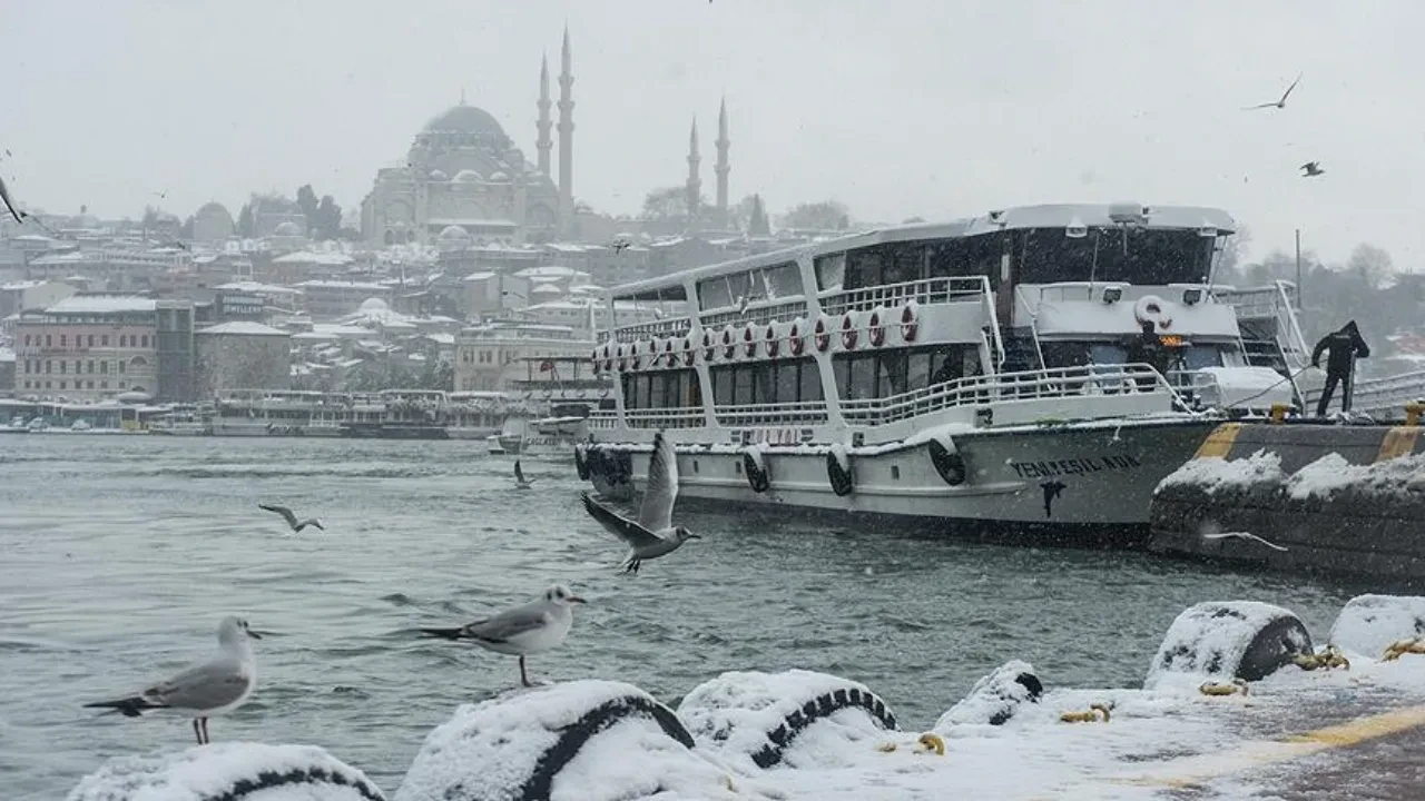İstanbul'da kar yağacak mı, ne zaman? 1 Ocak yılbaşında İstanbul'a kar yağıp yağmayacağı belli oldu