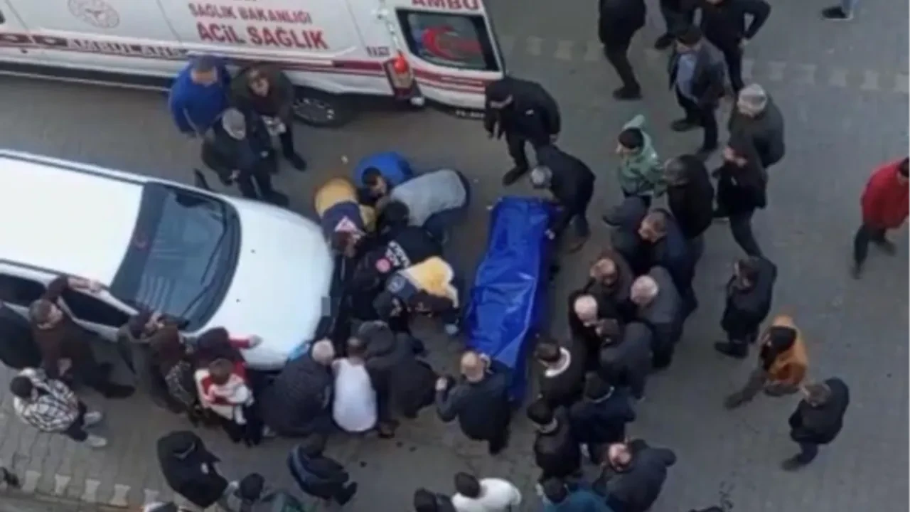 Kahreden olayın görüntüleri ortaya çıktı! Kızının yanında eşini katledip kaçtı!