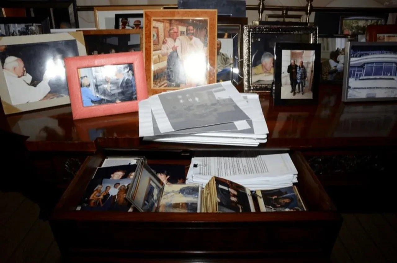 Masada görülen fotoğraf işleri değiştirdi: Epstein belgelerine 'Trump sansürü' iddiası