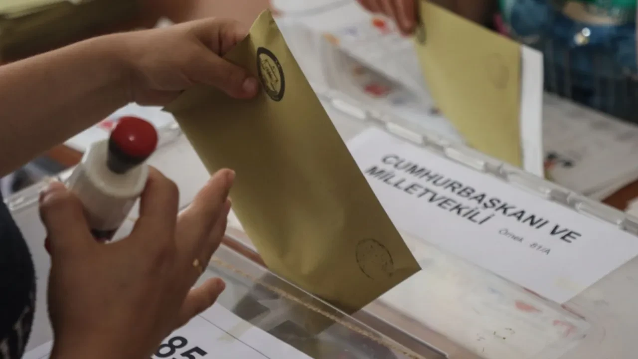 Son seçim anketi! İki lider arasında 35 puan fark