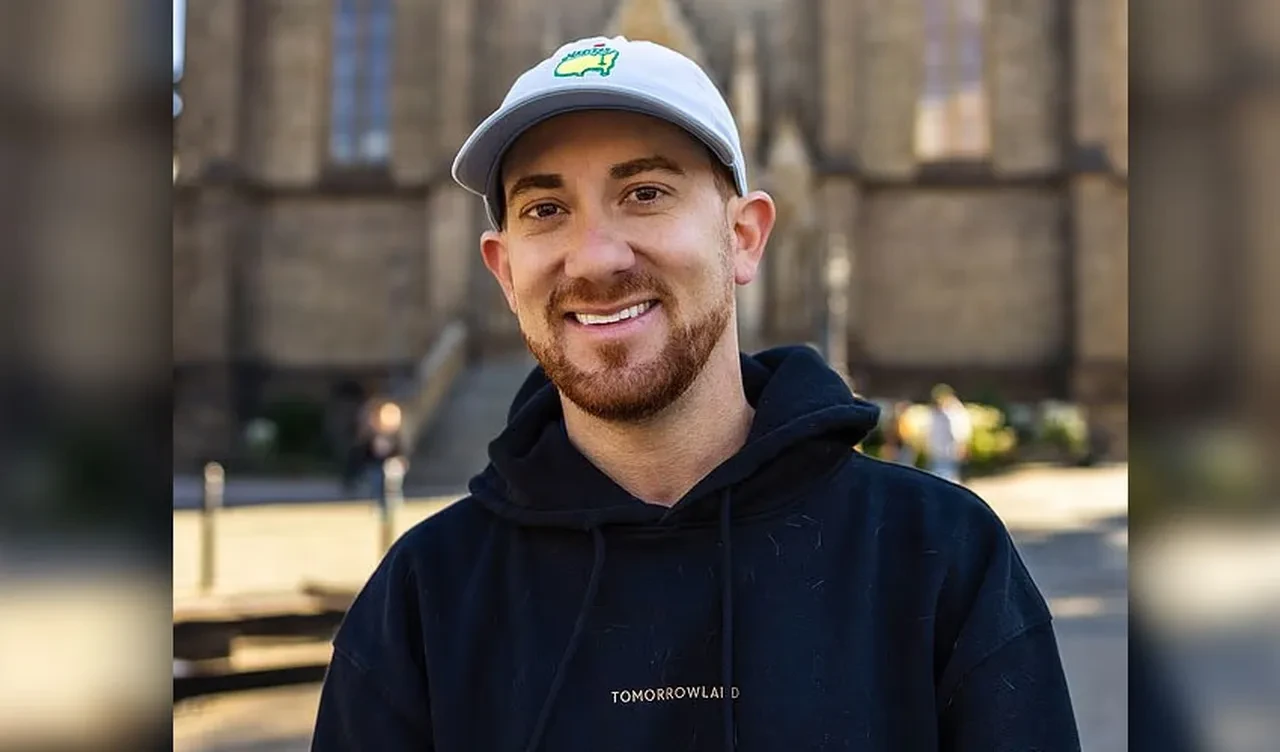 YouTube'da paylaşım yapan gezgin Drew Binsky