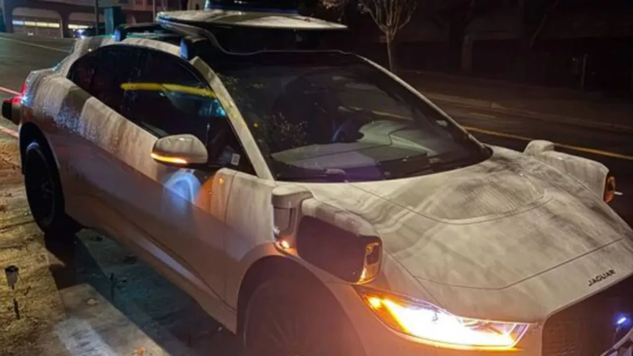 Elektrik kesintisi San Francisco’yu kilitledi: Robotaksiler yolda kaldı