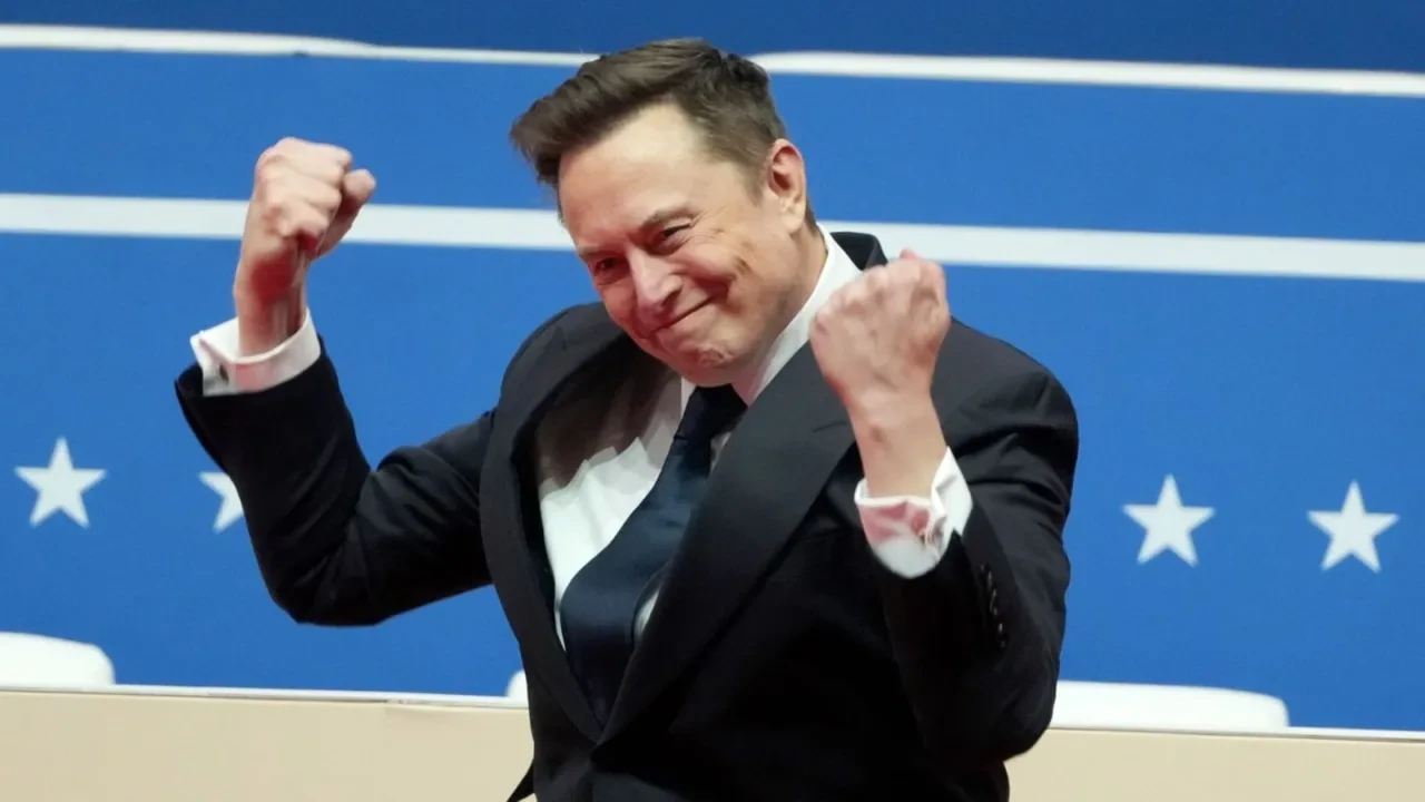 Elon Musk’tan tarihi rekor: Serveti 700 milyar doları aştı