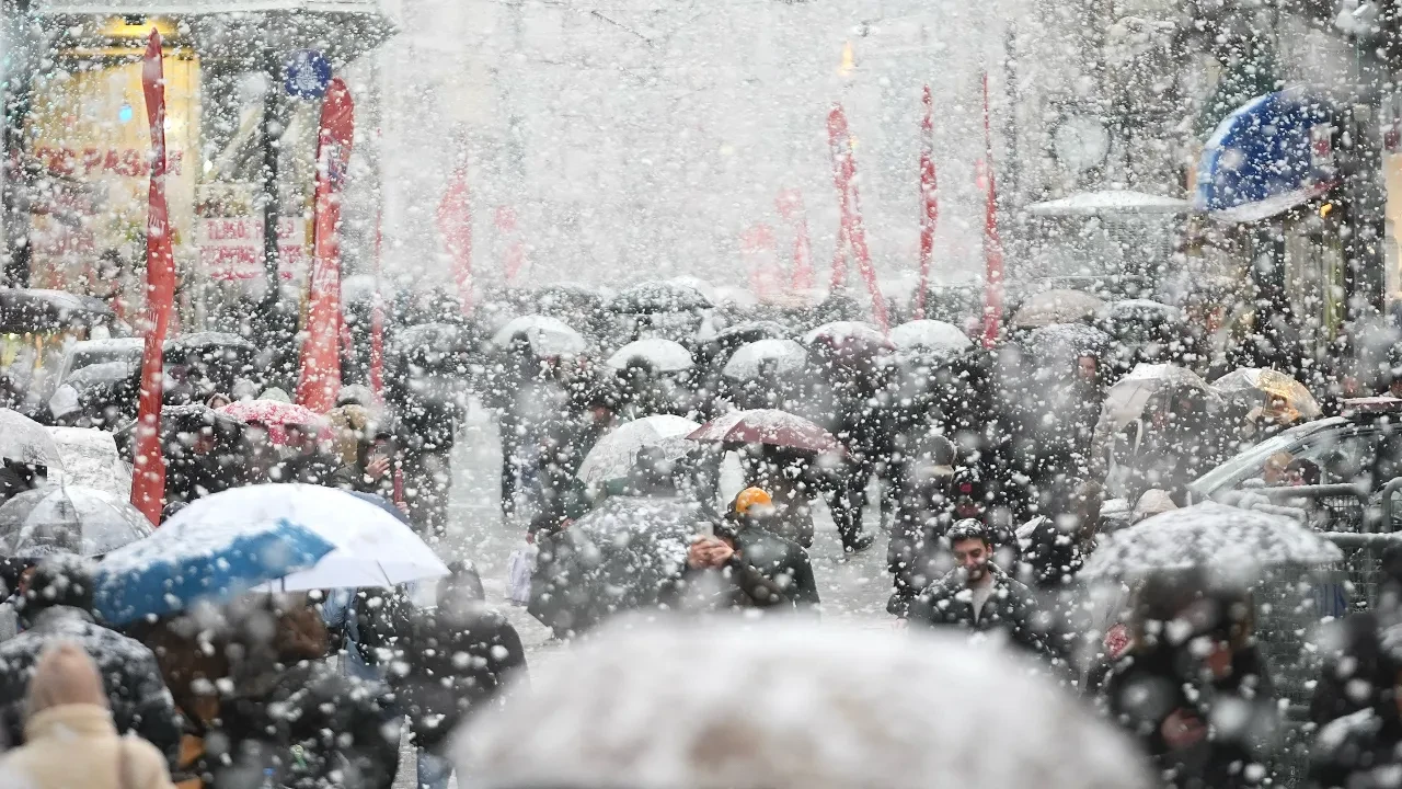 İstanbul'a kar yağacak mı? Meteoroloji uzmanı açıkladı