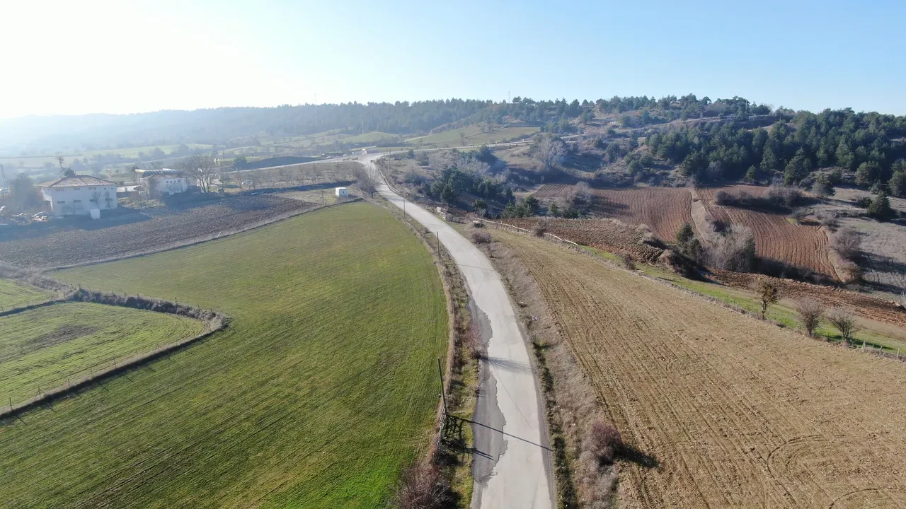 Kastamonu'da vatandaşı isyan ettiren manzara! 'Arazi benim' dedi, köy yolunu kestirdi