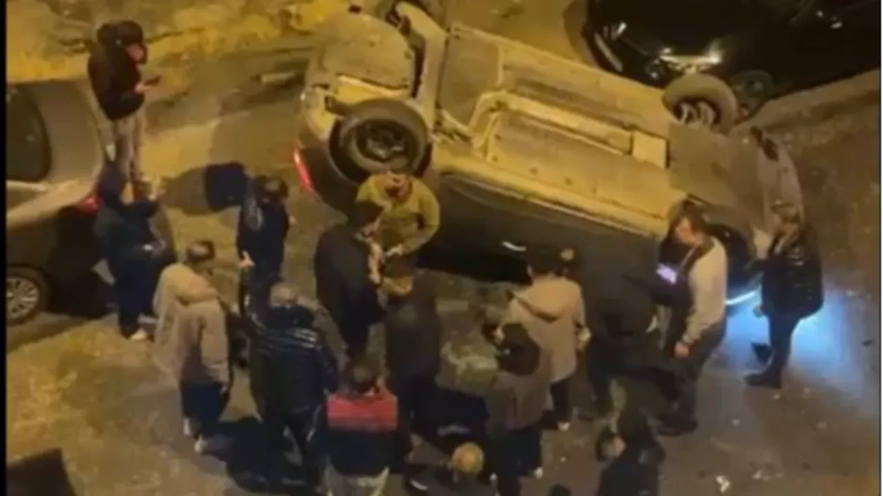 Alkollü sürücü park halindeki araca çarpıp takla attı! Kaza anı kamerada