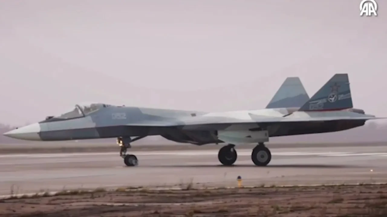 Rusya'dan bir ilk! Su-57 5. nesil motorla uçtu