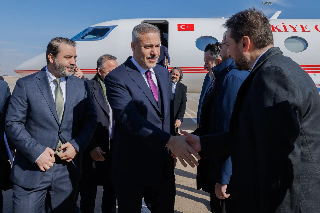 Suriye'de kritik temas! Bakan Fidan, Bakan Güler ve MİT Başkanı Kalın, Ahmed Şara ile görüşecek