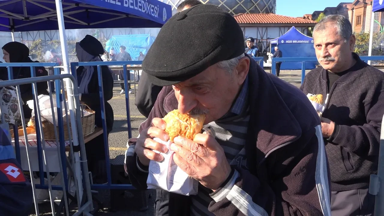 Türkiye'de bir ilk! Bu döner başka yerde yok: Hamsi döneri tanıttılar