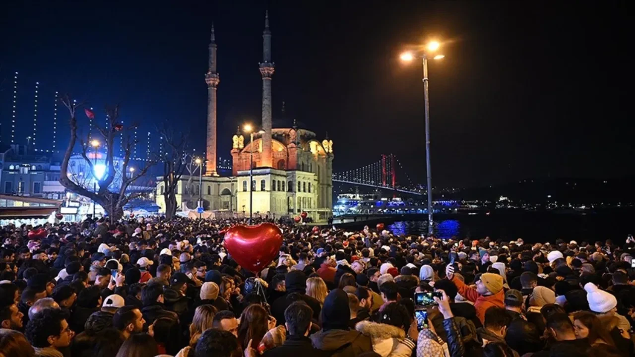 Yılbaşı için 81 ilde harekete geçildi: Bakan Yerlikaya çalışmaları duyurdu