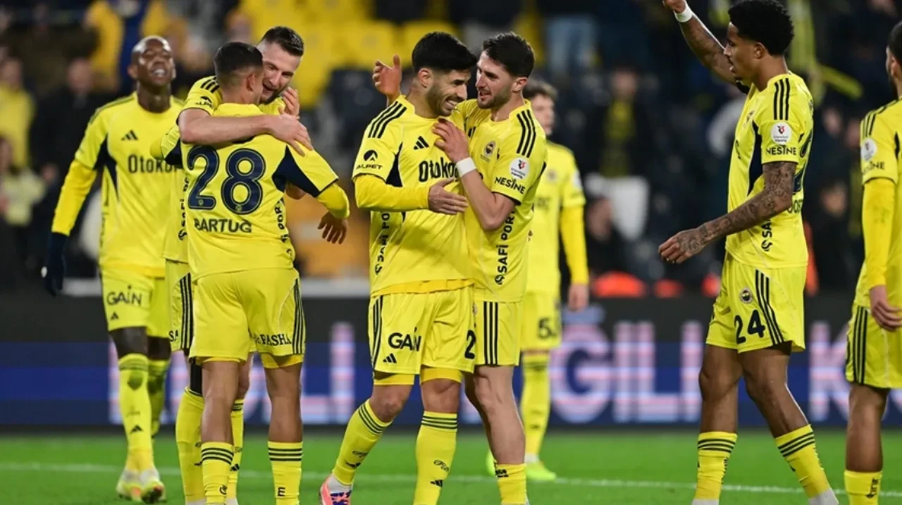 ATV canlı yayın Fenerbahçe Beşiktaş maçı nereden izlenir? Şifresiz maç başlıyor