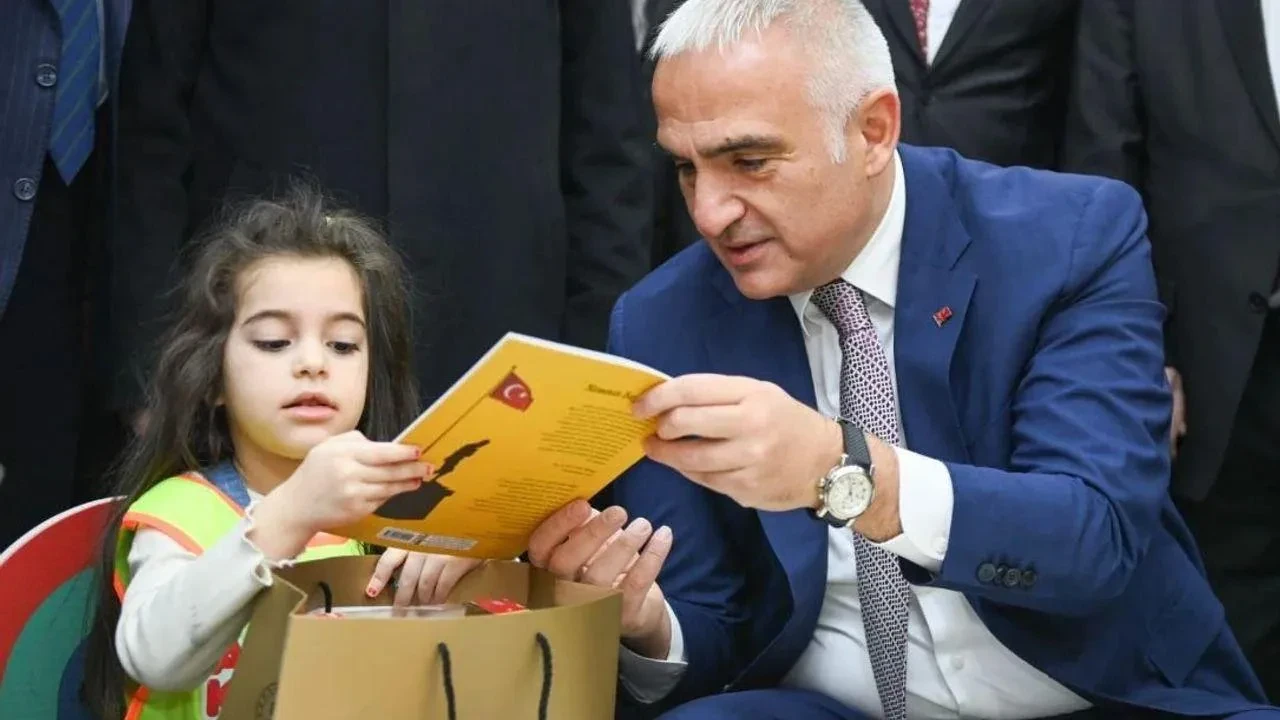 Bakan Ersoy duyurdu! Kütüphanelerde yıl sonu kullanıcı hedefi 39 milyon 