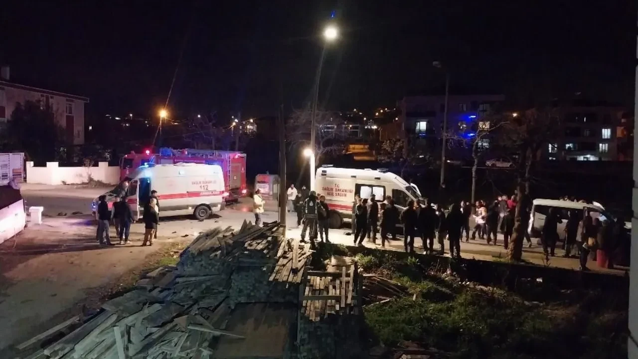 Büyükçekmece’de feci kaza! Motosiklet karşı şeritten gelen araçla çarpıştı: 2 ölü