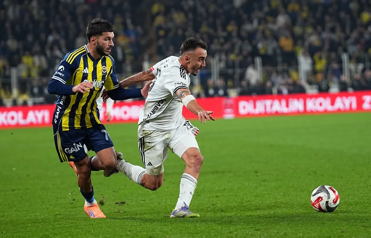 Fenerbahçe Beşiktaş maç sonucu kaç kaç? Son saniyede devirdi