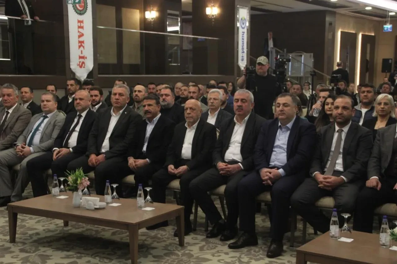 HAK-İŞ: Asgari ücret evli ve çocuklu işçiye göre belirlenmeli