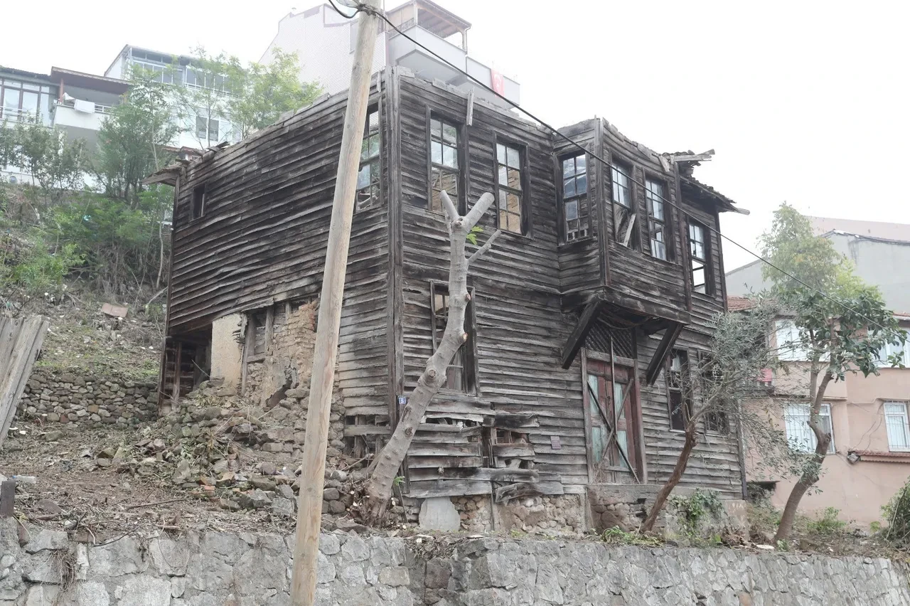 Hulusi Kentmen'in evi 'yılan hikayesine' döndü! 5 yıldır bitmek bilmeyen restorasyon 