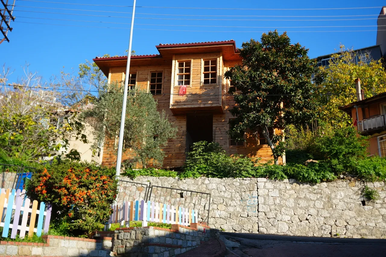 Hulusi Kentmen'in evi 'yılan hikayesine' döndü! 5 yıldır bitmek bilmeyen restorasyon 