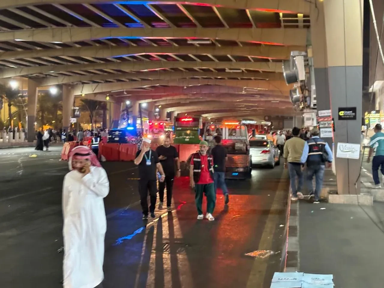 Mekke'de ring otobüsü Türk kafileye çarptı: Ölü ve yaralılar var