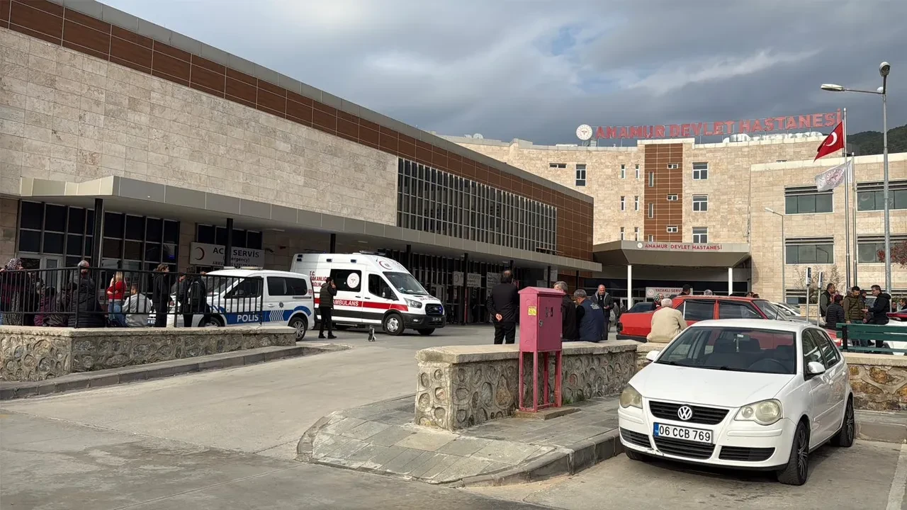 Okul müdürünü tüfekle vuran öğrenci ile babası tutuklandı