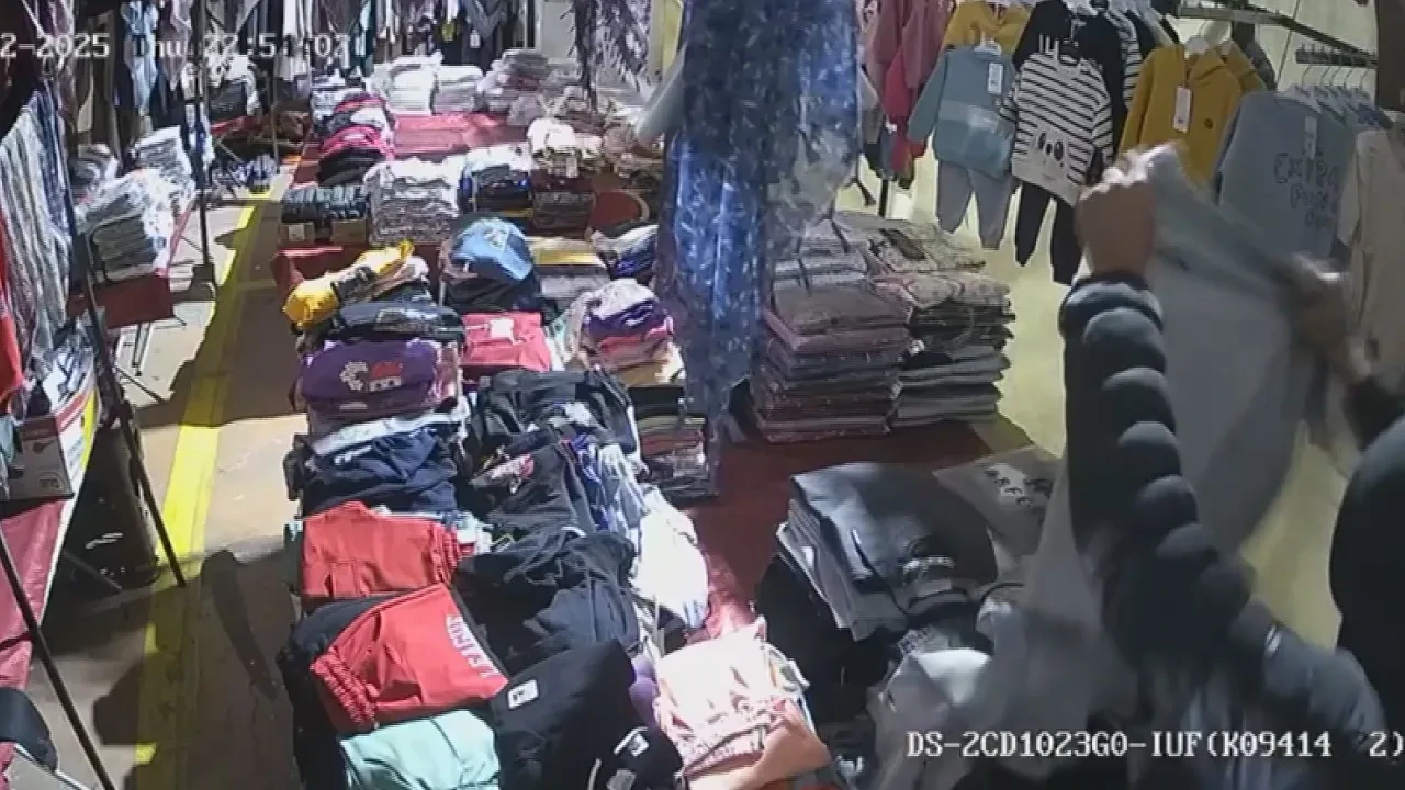 Önce beğenip seçtiler, sonra denediklerini çaldılar! 