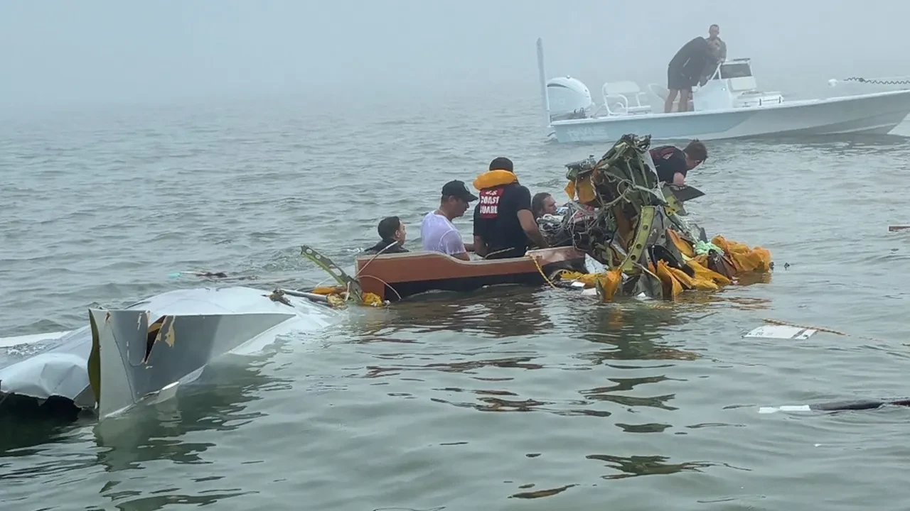 Tıbbi yardım felaketi beraberinde getirdi! ABD'nin kıyısına Meksika donanma uçağı düştü