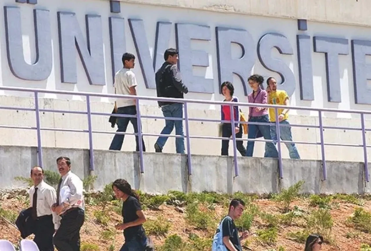 Yılbaşından sonra Meclis'te! Binlerce öğrenciye af geliyor