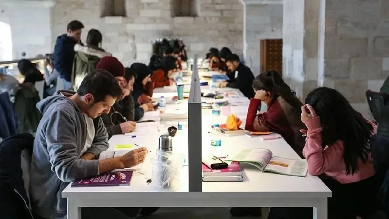 Yılbaşından sonra Meclis'te! Binlerce öğrenciye af geliyor