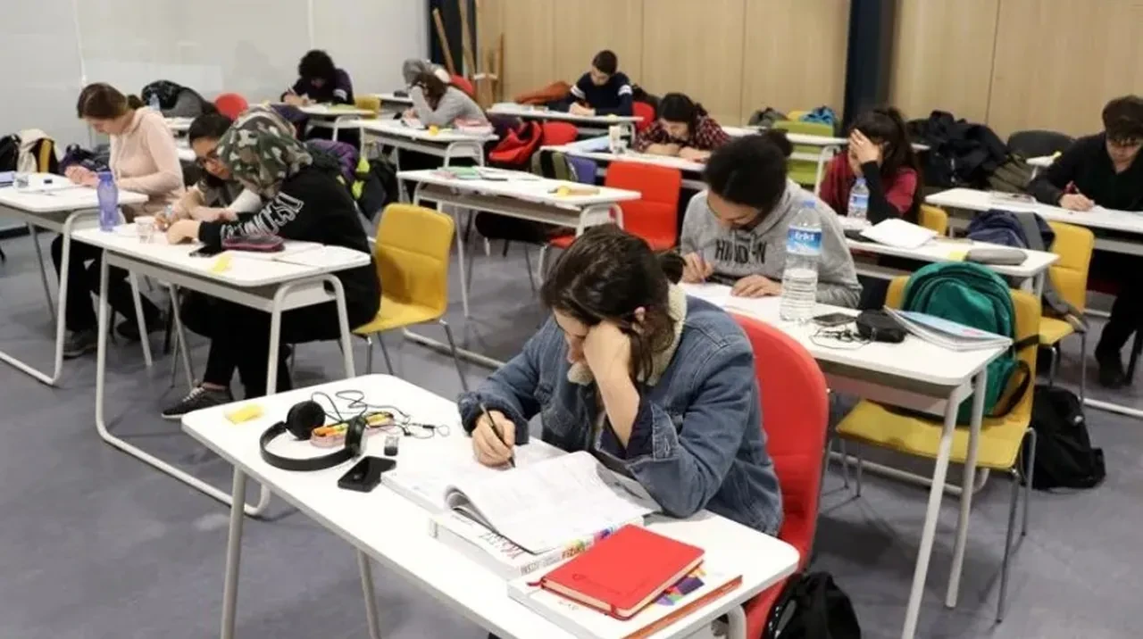 Yılbaşından sonra Meclis'te! Binlerce öğrenciye af geliyor