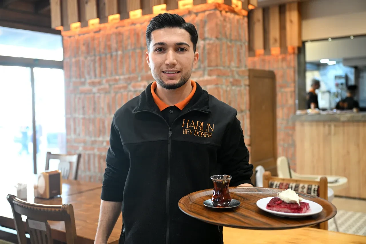 50 lira diye 50 euro bahşiş verdi! Ertesi gün arayıp parasını geri istedi