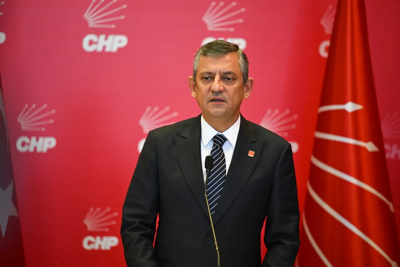 Asgari ücret zammına siyasi partilerden tepki: Alın terinin karşılığı değil