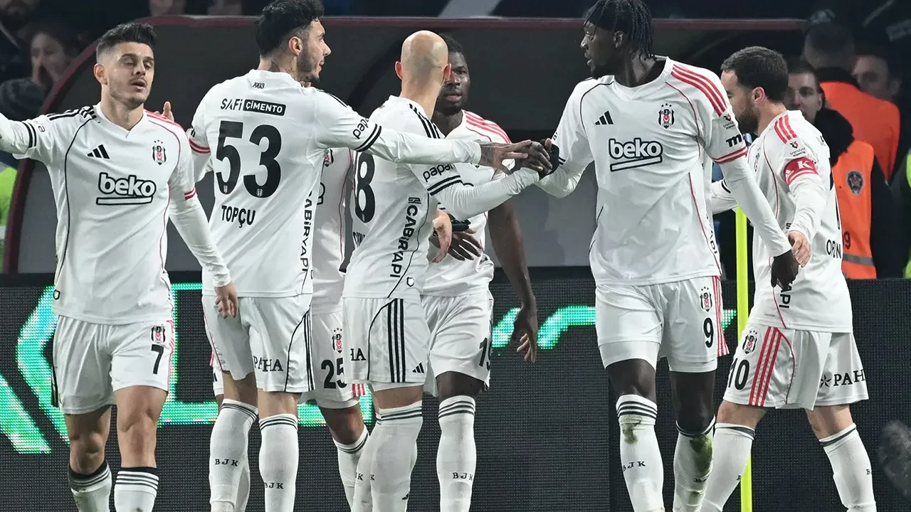 Beşiktaş'tan sağ beke sürpriz hamle! Yıldız isim transfere sıcak bakıyor
