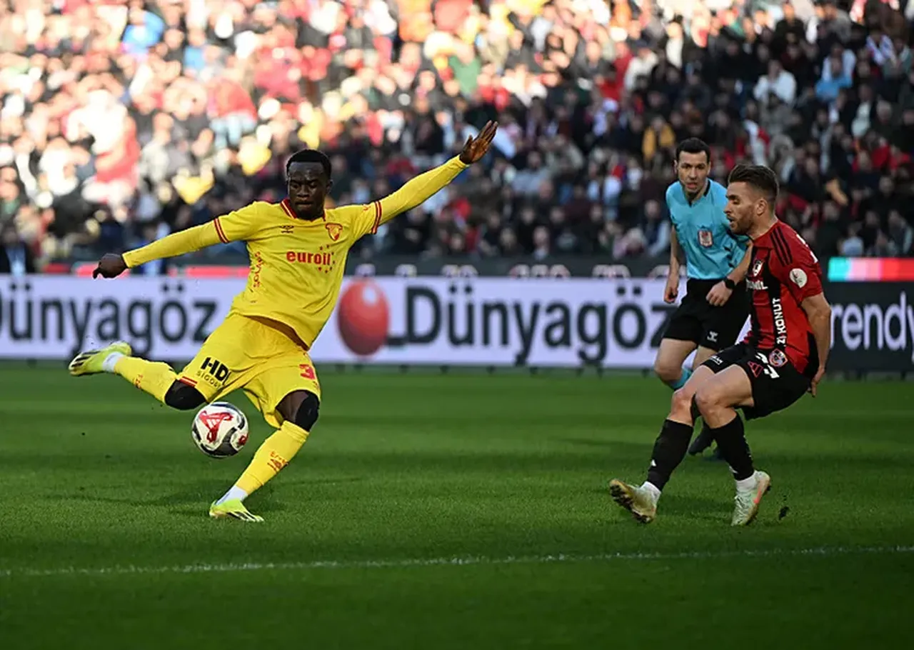 Galatasaray’da orta saha devrimi: İşte transfer listesindeki 3 bomba isim!