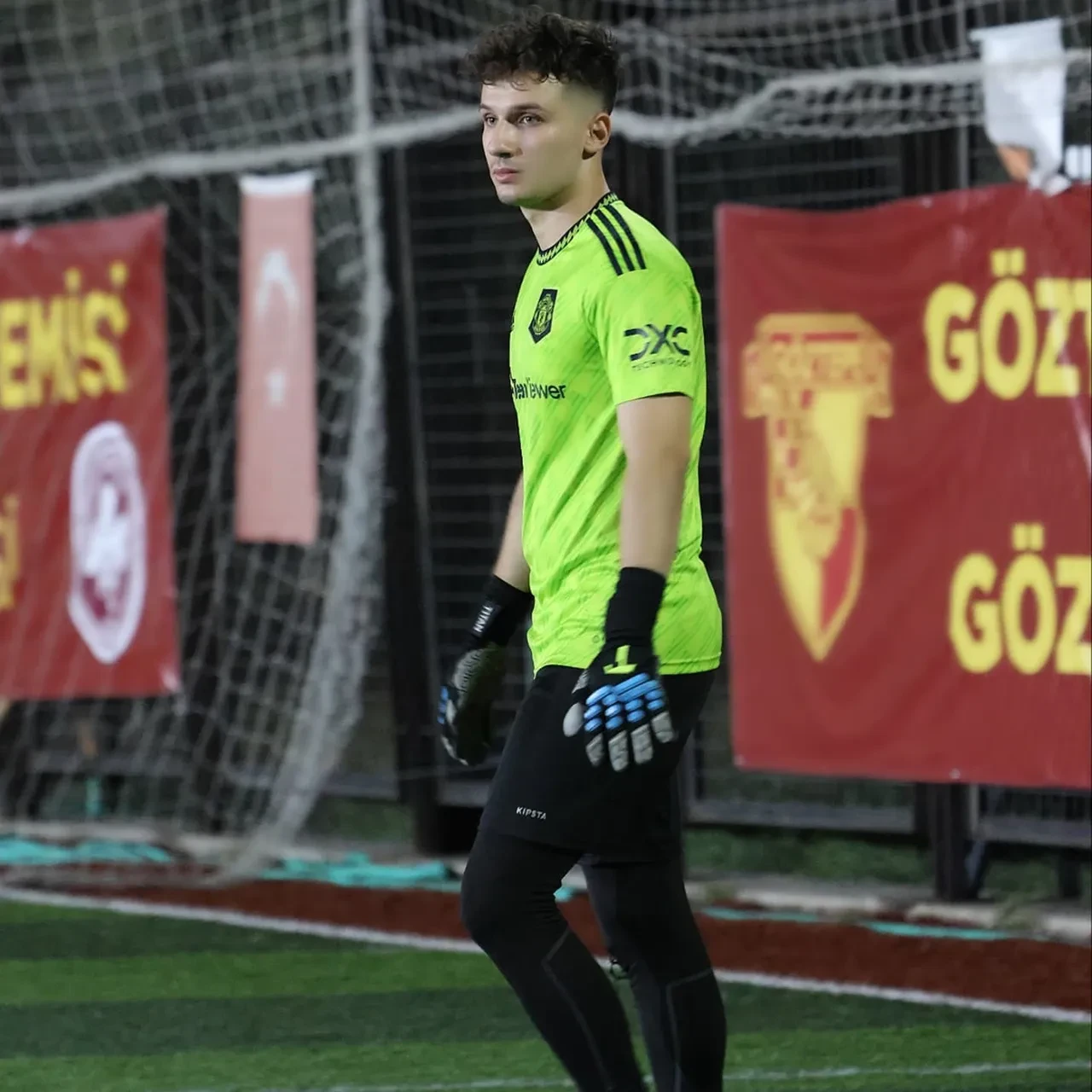 Geçimini 'kiralık kaleci' olarak sağlıyor! Detaylar halı saha müdavimlerini hayrete düşürdü