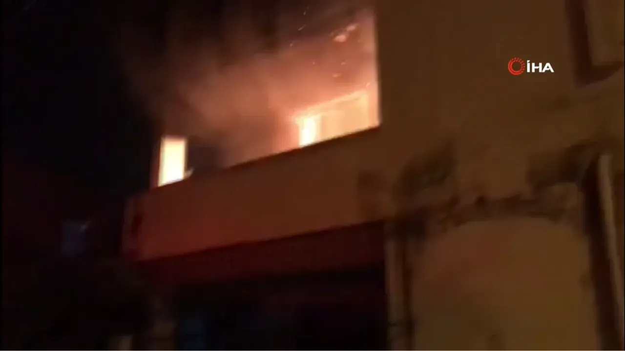 Hatay'da müstakil ev alevler içinde kaldı!