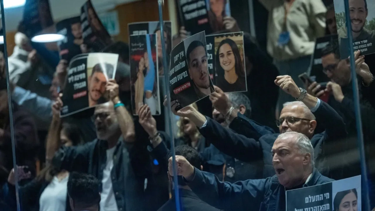 İsrail meclisi karıştı: Muhalif milletvekilleri salondan çıkarıldı