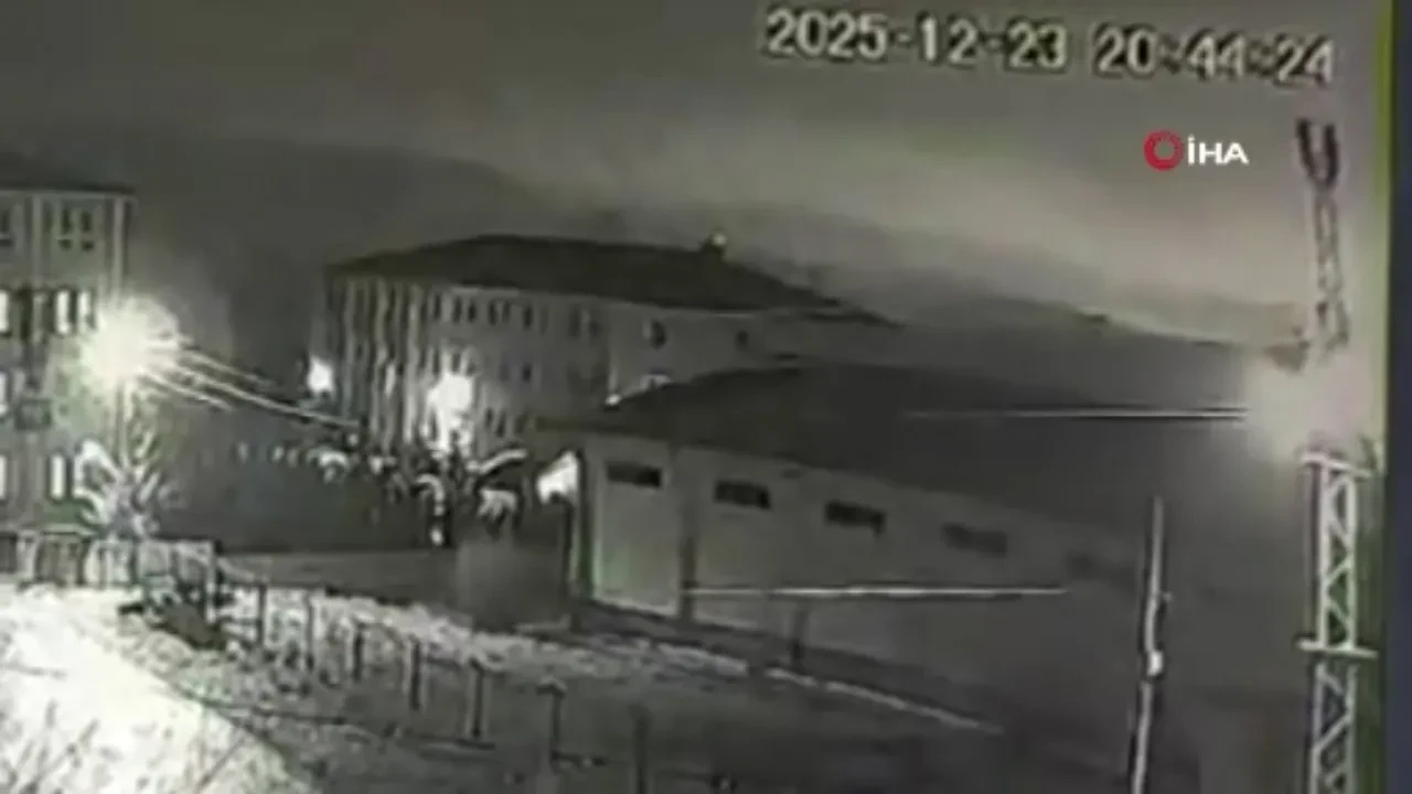 Libya askeri heyetinin uçağı Ankara'da düştü! Düşüş anı kamerada 