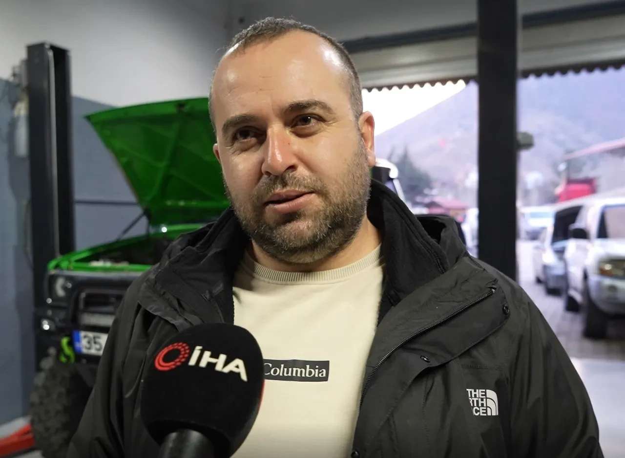 Off-road aracının hava filtresine giren sincaptan güldüren sürpriz! "Bize güzel bir ikramı oldu"