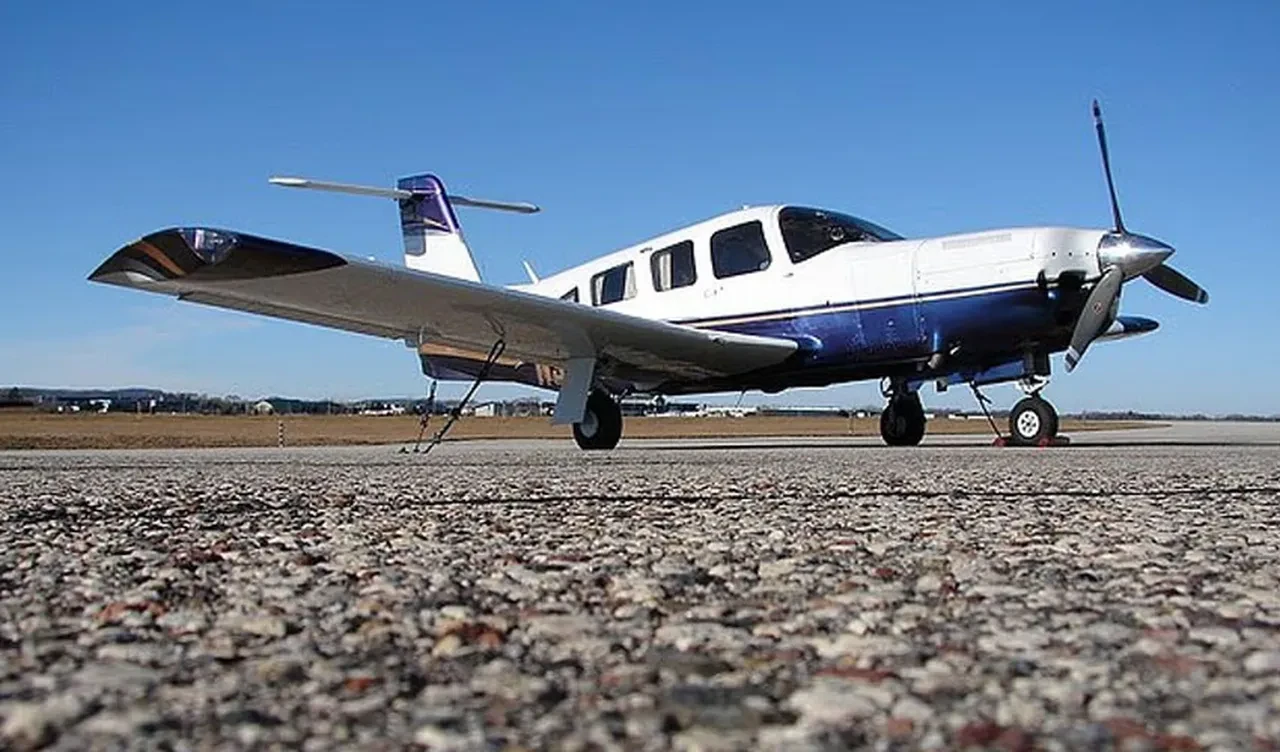 Pilot UFO'yu tanımlamaya çalıştı, hava trafikten gelen cevap şaşkına çevirdi