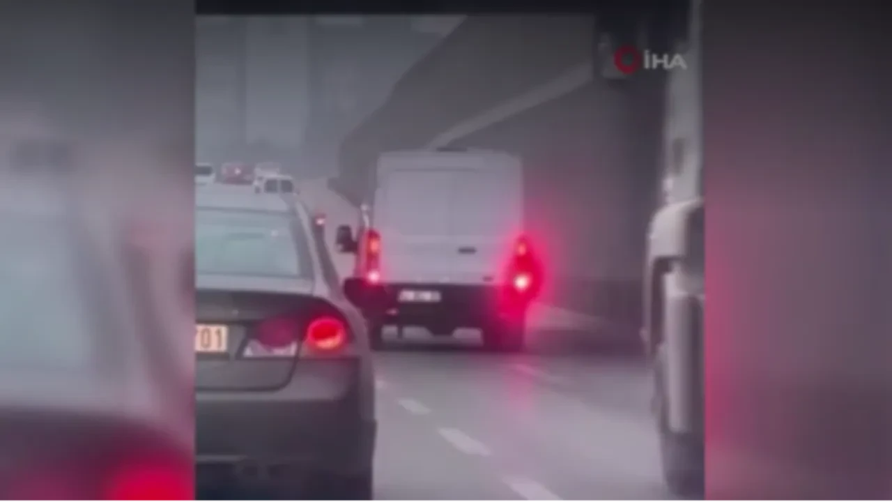 Frene bile basmadı! Trafikte korkutan anlar kamerada