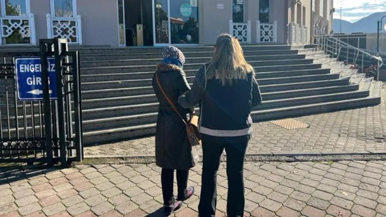 8 yıldır aranan FETÖ firarisi kadın, kardeşinin kimliğiyle yakalandı