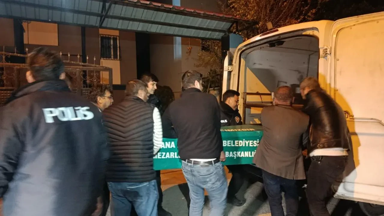 Adana'da tüyler ürperten olay! Çocuklarını katledip polis çağırdı, beklerken canına kıydı
