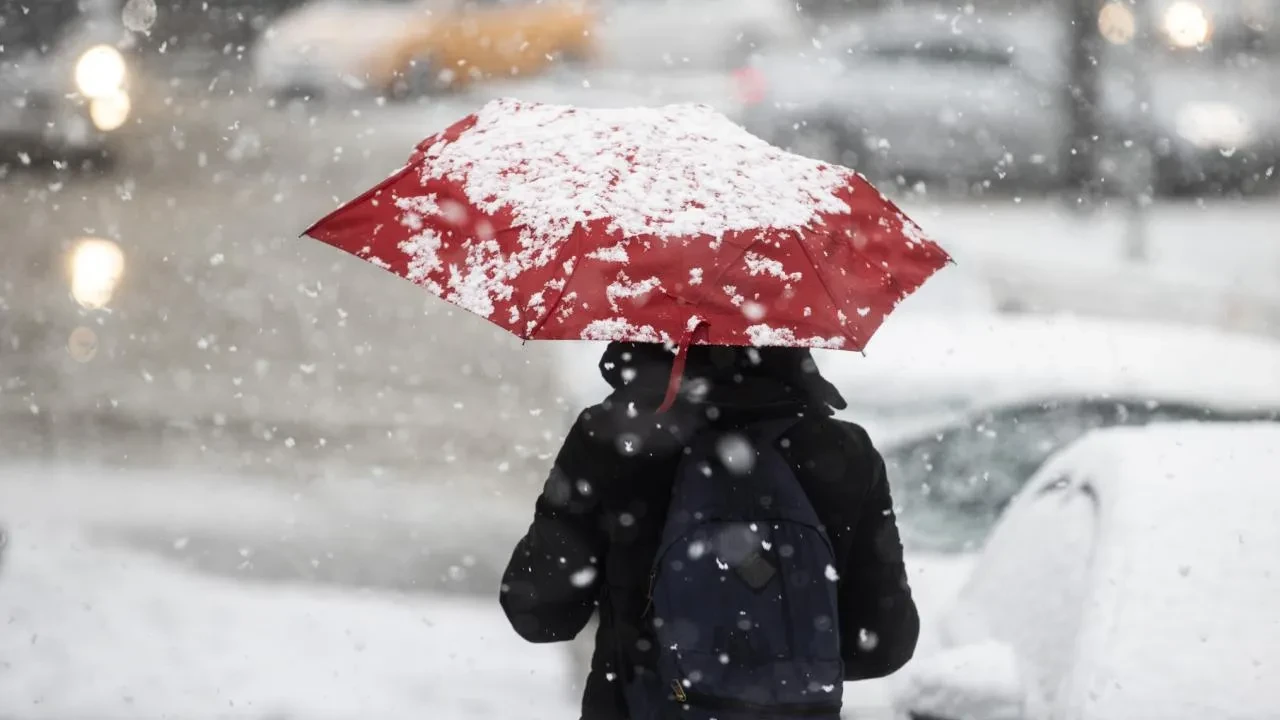 AKOM resmen duyurdu! İstanbul'a kuvvetli kar yağışı geliyor: Hava buz kesecek 