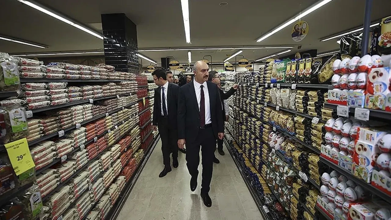 Asgari ücret zammını fırsat bilen işletmeler etiketlerle oynuyor! Ticaret Bakanlığı affetmedi