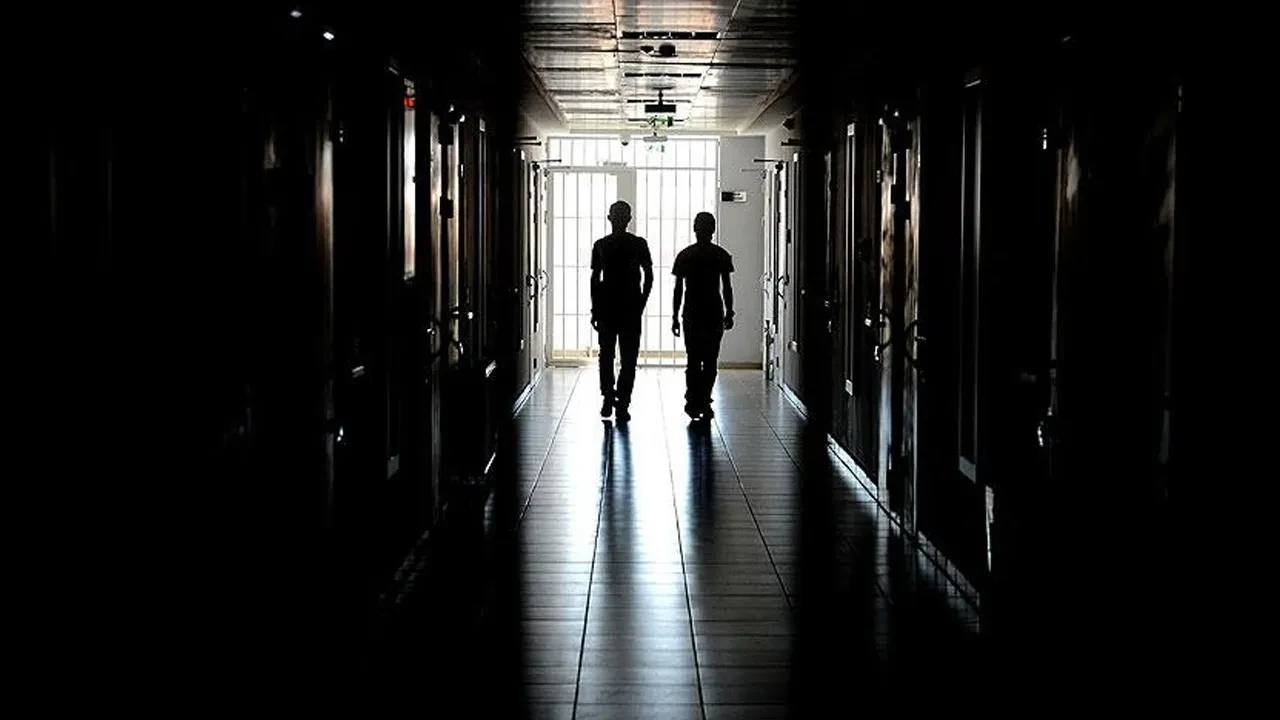 Bakan Tunç duyurdu: Cezaevlerinde tahliyeler başladı