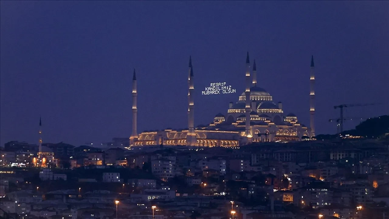 Bu gece Regaib Kandili mi? 25 Aralık bugün hangi kandil?