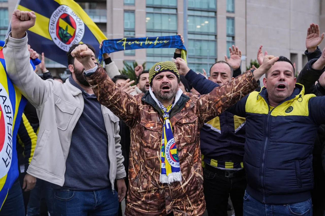 Sadettin Saran için karar verildi! Fenerbahçe yönetiminden ilk açıklama