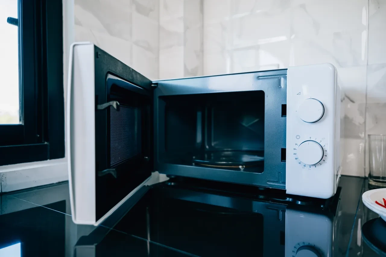 Faturayı kabarttıkça kabartıyorlar! Fişten çekilmediğinde elektrik harcayan 4 cihaz belli oldu! Hiç aklınıza gelmezdi